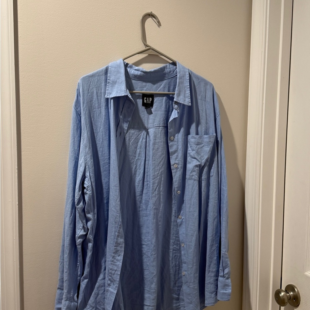 GAP Women’s Boyfriend Blue Shirt